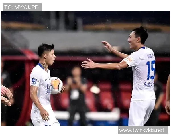 重庆羽毛球队在选拔赛中以98分稳居积分榜首位展现强劲实力